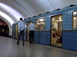Неизвестный мужчина покончил сегодня жизнь самоубийством, повесившись на технологической балке в тоннеле метро
