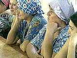 Знаменитые ивановские текстильщики, чтобы привлечь покупателей, решили теперь выпустить серию необычного постельного белья: на своей продукции она разместили сюжеты из "Камасутры"