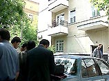 Около 11:00 на улице Академика Семенова в автомашине с огнестрельным ранением в голову обнаружен труп 40-летнего Зави Сванидзе. Около 11:00 на улице Академика Семенова в автомашине с огнестрельным ранением в голову обнаружен труп 40-летнего Зави Сванидзе.