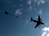 Самолеты США С-17 начали сбрасывать гуманитарную помощь афганскому населению