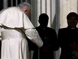 Папа Римский Иоанн Павел II на церемонии в Ватикане