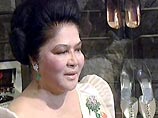 Жена экс-диктатора Филиппин Имельда Маркос добровольно явилась во вторник в суд после выдачи судьями ордера на ее арест