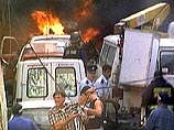 Израильское радио сообщает, что начиненный взрывчаткой автомобиль взорвался перед рынком Махане-Йехуда, на котором в это время было много посетителей