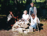 Литовские поклонники древнего балтийского культа у огненного алтаря