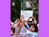 Школьники на митинге в поддержку мусульманско-христианского единства в Исламабаде