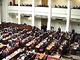 Также сообщается, что Шеварднадзе призывает парламент приступить к обсуждению конституционных изменений