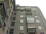 В Великом Новгороде две школьницы спрыгнули с крыши 9-этажного дома В Великом Новгороде две школьницы спрыгнули с крыши 9-этажного дома