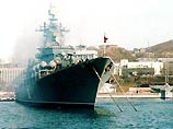 Крейсер "Варяг" взят на буксир у берегов Греции