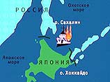 У причала японского порта Отару идет борьба с пожаром на борту российского научно-исследовательского судна "Морской геофизик"