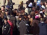 Студенты Чеченского университета опять вышли на митинг перед комплексом административных зданий в Грозном Студенты Чеченского университета опять вышли на митинг перед комплексом административных зданий в Грозном