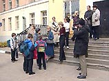 Лицо, руки и ноги "школьника" будут покрыты светоотражающей краской Лицо, руки и ноги "школьника" будут покрыты светоотражающей краской
