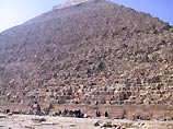Дым от горящих рисовых полей в дельте Нила разрушает египетские пирамиды