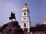 В Киеве праворадикалы забросали помидорами афиши Бориса Моисеева 