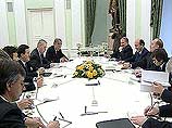По словам президента, российское руководство "позитивно оценивает отношения России с НАТО в последнее время"