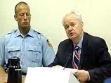 Бывший президент Югославии Слободан Милошевич до сих пор отказывался даже отвечать на вопрос, признает ли он себя виновным по предъявленным ему обвинениям