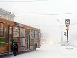 Всего в городе проживает около 200 тыс. человек Всего в городе проживает около 200 тыс. человек