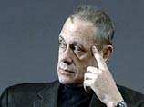 Это редко удается, когда придумывается персонаж. Несмотря на то, что я уже в мультипликации 27 лет, но вот такого рода персонаж у меня появился, наверное, впервые. И с ним хотелось еще поиграть. Я чувствовал, что я не доиграл, - пояснил режиссер Это редко удается, когда придумывается персонаж. Несмотря на то, что я уже в мультипликации 27 лет, но вот такого рода персонаж у меня появился, наверное, впервые. И с ним хотелось еще поиграть. Я чувствовал, что я не доиграл, - пояснил режиссер