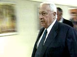 Спустя несколько минут после прибытия, в здании аэропорта прошло его совещание с руководителями израильских служб безопасности Спустя несколько минут после прибытия, в здании аэропорта прошло его совещание с руководителями израильских служб безопасности
