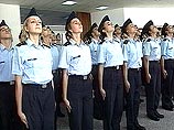 Как сообщает агентство Reuters, итальянские власти разрешили женщинам проходить военную службу в ВВС