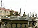 В Чечне боевики подорвали военный "Урал"