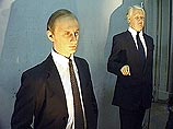 В компании известных политиков в столице Грузии представлен Владимир Владимирович Путин. Он стоит рядом с первым президентом России