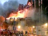 Десятки нью-йоркских пожарных находятся сейчас около городского собора Святого Иоанна Богосло