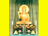 Будда в британском храме