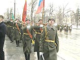 Когда-то это был День Советской армии и Военно-морского флота, но рабочий