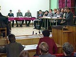 В Московском окружном военном суде в среду возобновились слушания по делу об убийстве журналиста газеты "Московский комсомолец" Дмитрия Холодова В Московском окружном военном суде в среду возобновились слушания по делу об убийстве журналиста газеты "Московский комсомолец" Дмитрия Холодова