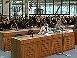 Милошевич подал в суд на тех, кто его судит
