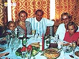 "Пикантная дружба" жены Путина с женой банкира ФРГ "Пикантная дружба" жены Путина с женой банкира ФРГ
