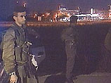 Последние полтора часа представители израильского военного командования на военной базе Увда возле города Эйлат ведут переговоры с террористами, которые в субботу угнали самолет ТУ-154, летевший из Махачкалы в Москву