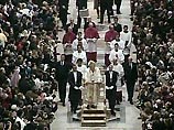 Иоанн Павел II прибыл в храм для совершения рождественской литургии