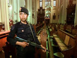 Тысячи индонезийских солдат и полицейских взяли под свою охрану церкви по всей стране во избежание повторения рождественских терактов прошлого года