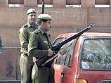 Спецслужбы взяли под усиленную охрану все 76 правительственных объектов в Дели
