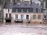 Это привело к затоплению ряда парижских автомагистралей