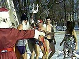 Десятки российских моржей отметили наступление Нового года купанием в проруби