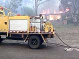 Минувшей ночью в городе Шолхэвен к югу от Сиднея лесными пожарами было уничтожено около 20 домов