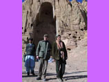 Статуи Будды в Бамиане восстановить невозможно, считает заместитель министра культуры Италии Витторио Сгарби (на снимке справа)