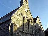 Церемония прошла в церкви, расположенной недалеко от дома музыканта в графстве Сюррей на юге Англии
