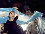 Президент Аргентины объявил о девальвации национальной валюты