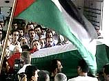 Израиль убежден, что Ясир Арафат занимается контрабандой оружия
