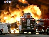 На шоссе в Аделаиде взорвался бензовоз, перевозивший 35 тысяч литров топлива На шоссе в Аделаиде взорвался бензовоз, перевозивший 35 тысяч литров топлива