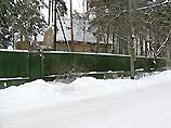 Трое неизвестных ворвались в принадлежащий Жванецкому джип "Mersedes-Galantwagen", когда писатель приехал на свою дачу в Серебряном бору Трое неизвестных ворвались в принадлежащий Жванецкому джип "Mersedes-Galantwagen", когда писатель приехал на свою дачу в Серебряном бору