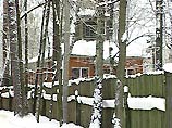 5 января трое неизвестных ворвались в принадлежащий Жванецкому джип "Mersedes-Galantwagen", когда писатель приехал на свою дачу в Серебряном бору 5 января трое неизвестных ворвались в принадлежащий Жванецкому джип "Mersedes-Galantwagen", когда писатель приехал на свою дачу в Серебряном бору