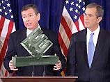 объясняться по поводу прежних связей с Enron приходится и президенту США Джорджу Бушу, и министру юстиции Эшкрофту объясняться по поводу прежних связей с Enron приходится и президенту США Джорджу Бушу, и министру юстиции Эшкрофту