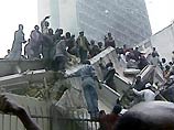 В числе разыскиваемых наибольшую опасность представляют двое - Мухаммед Хамди аль-Ахдаль (Абу Асем) и Али Каид Синьян аль-Хариси (Абу Али) В числе разыскиваемых наибольшую опасность представляют двое - Мухаммед Хамди аль-Ахдаль (Абу Асем) и Али Каид Синьян аль-Хариси (Абу Али)