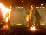 Вот уже третьи сутки полиция противостоит беспорядкам в столице Северной Ирландии
