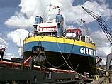 Морская компания Smit International предоставляла в распоряжение экспедиции баржу Giant-4