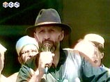 При обыске у него были обнаружен и изъят целый арсенал оружия При обыске у него были обнаружен и изъят целый арсенал оружия